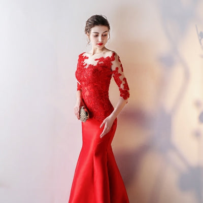 Beautiful Long royal blue Lace Evening Dresses