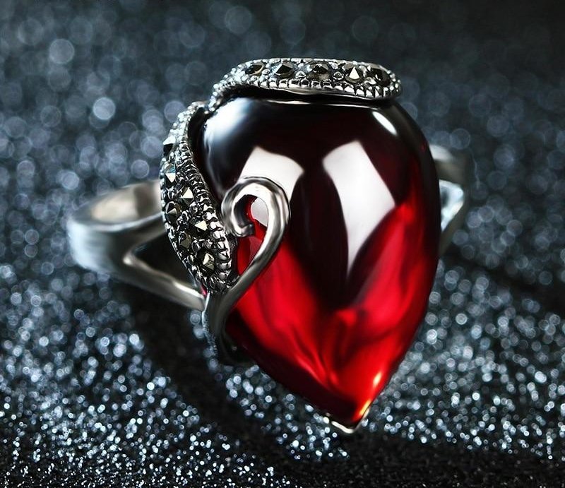 Beautiful Vintage 100% 925 Sterling Silver Ring