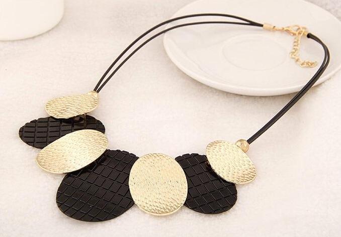 Cute Choker Necklace Oval Metal Sheets Pendant