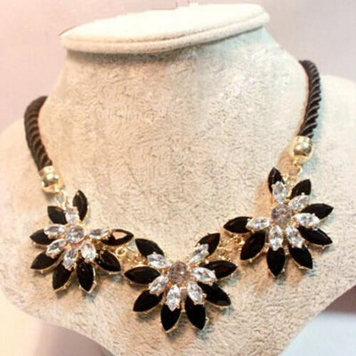 Beautiful Weave Flower Decoration Choker Necklace